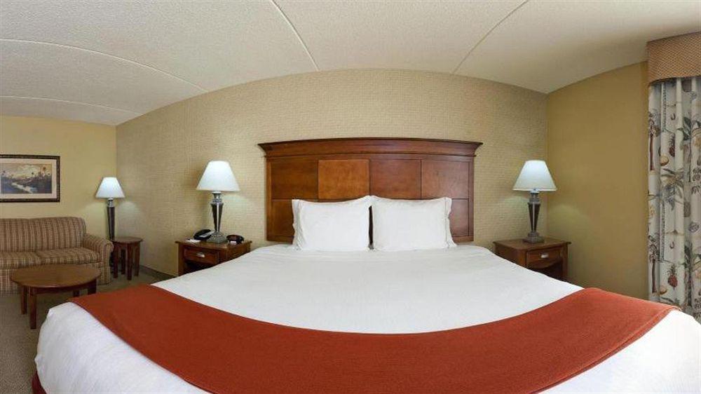 Holiday Inn Express & Suites Bloomington By Ihg Exteriér fotografie