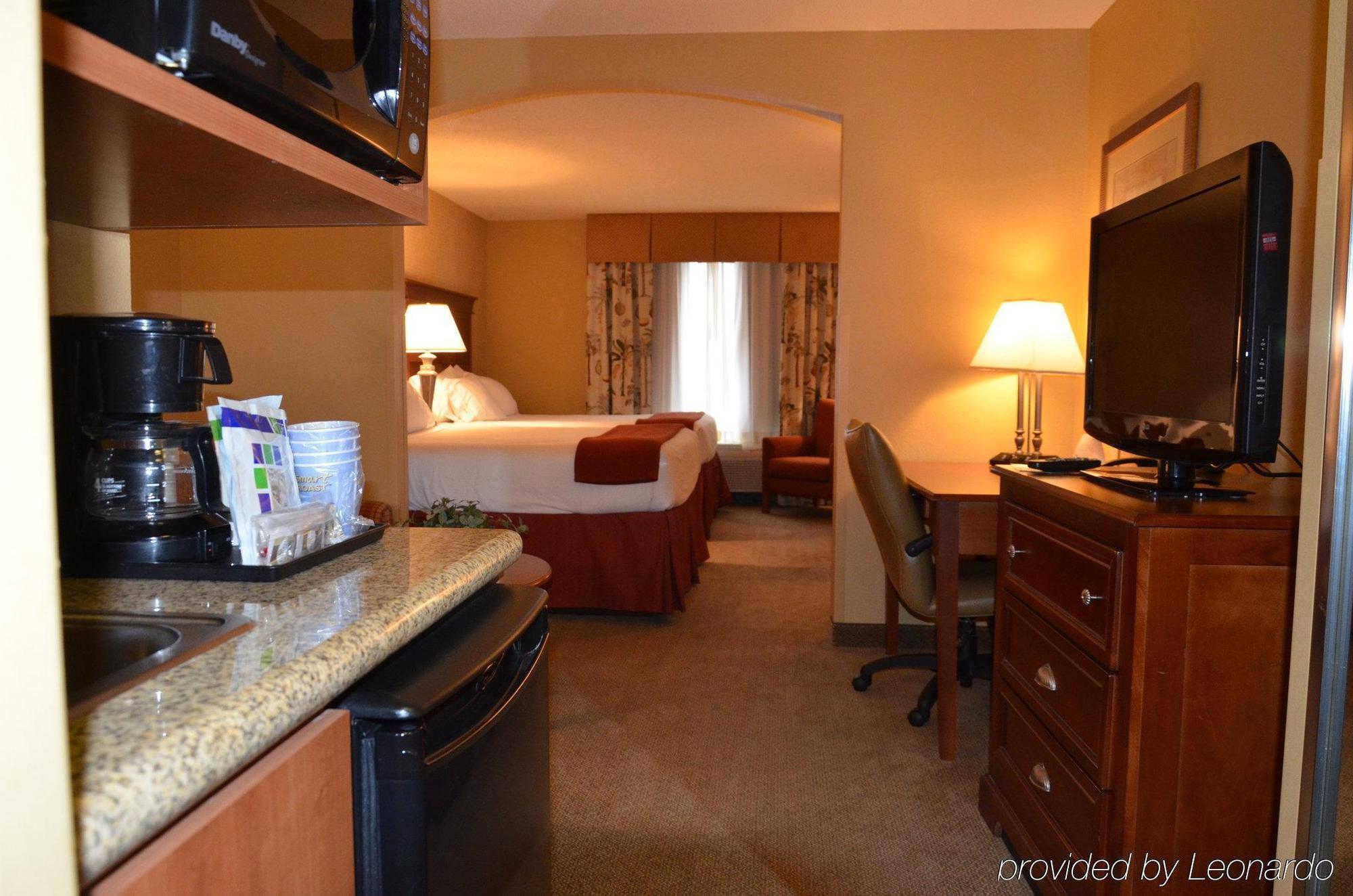 Holiday Inn Express & Suites Bloomington By Ihg Pokoj fotografie