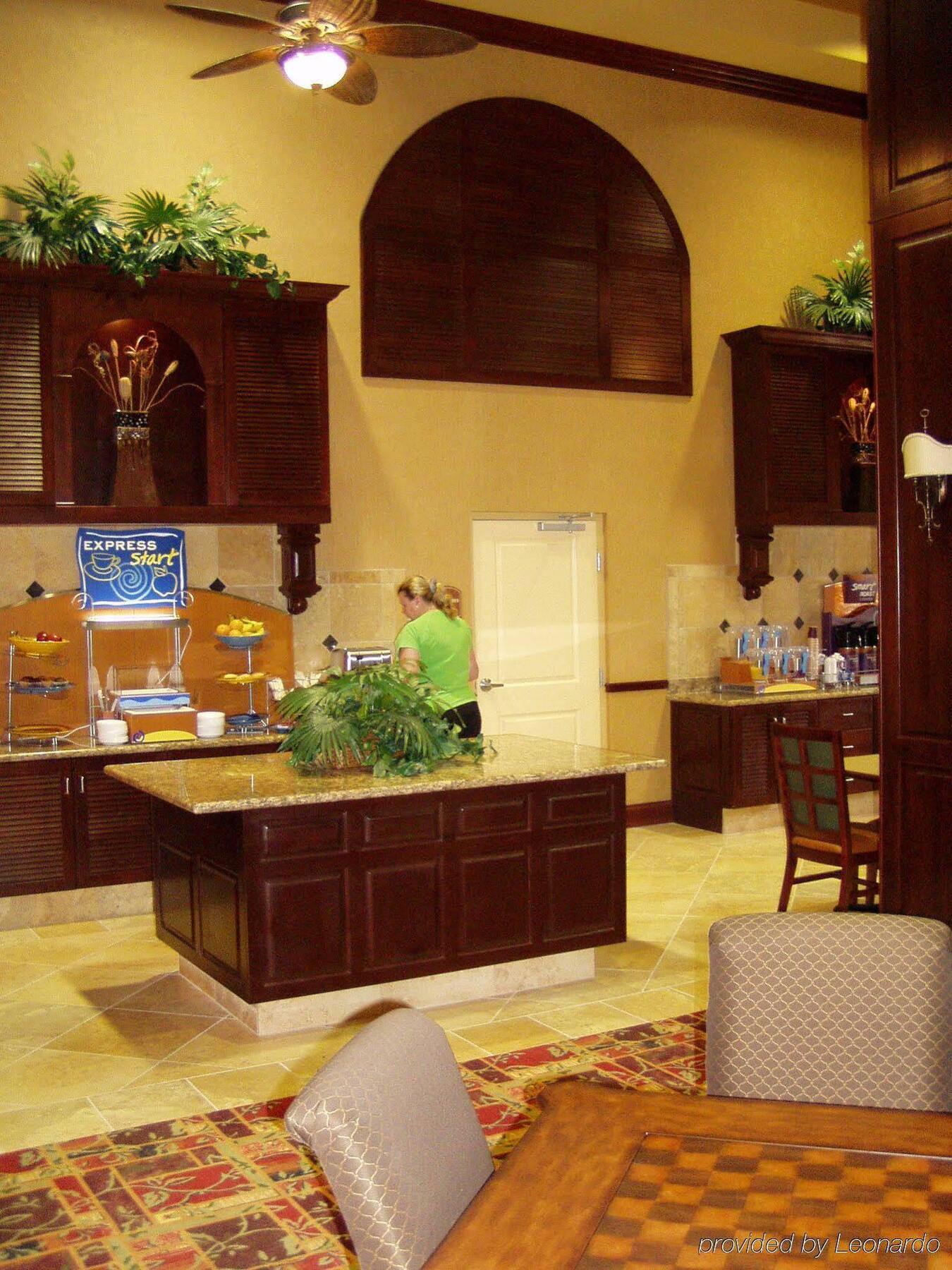 Holiday Inn Express & Suites Bloomington By Ihg Exteriér fotografie