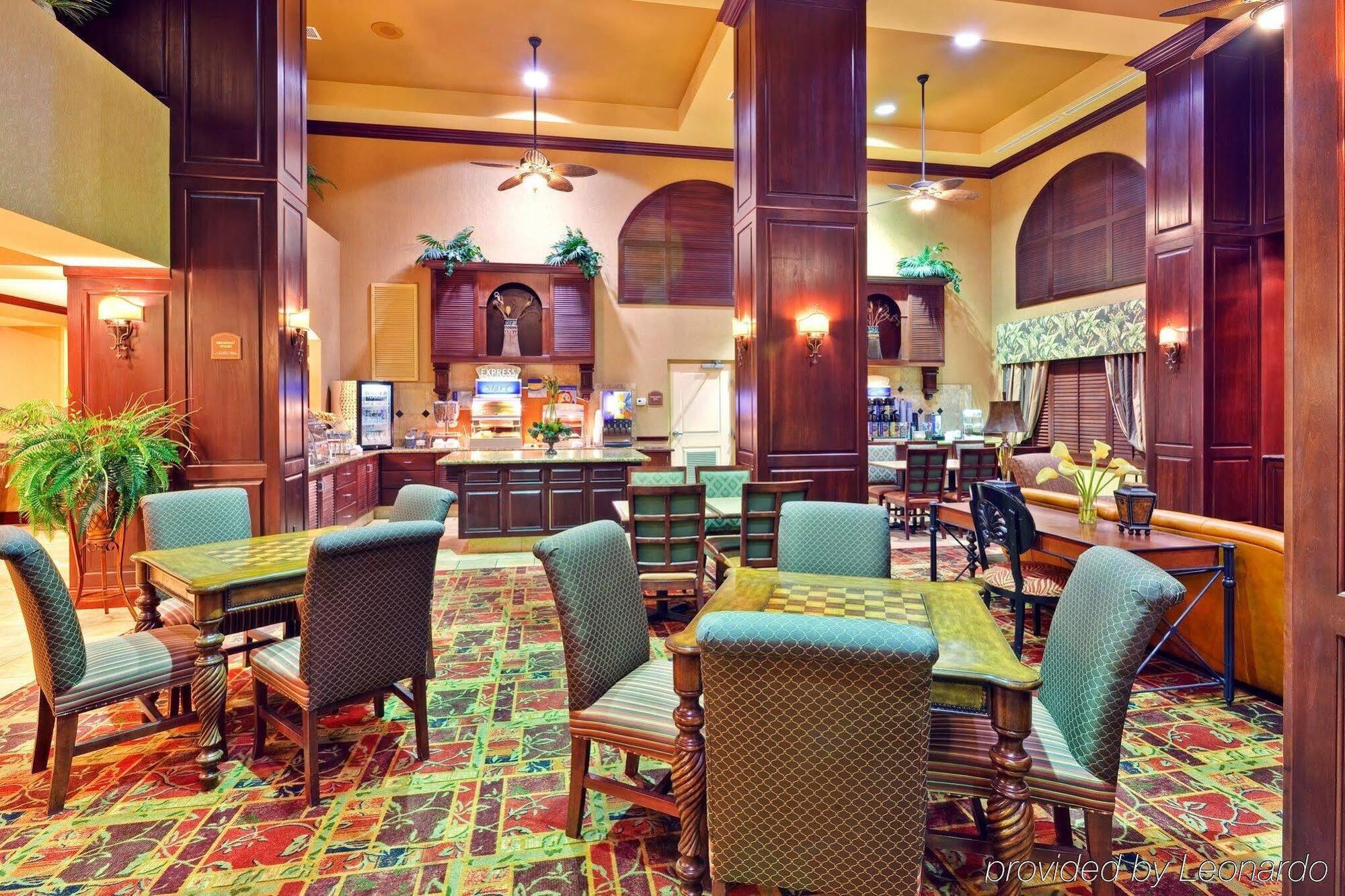 Holiday Inn Express & Suites Bloomington By Ihg Exteriér fotografie